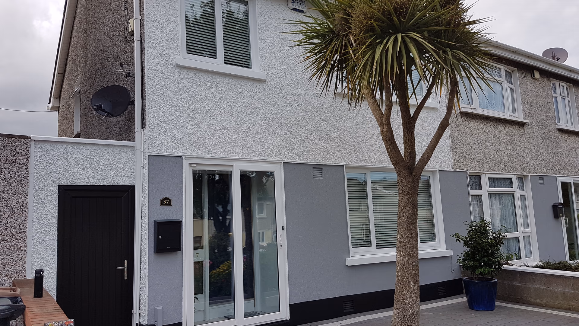Freshly repainted Dublin home exterior by Dublin Deco Painting